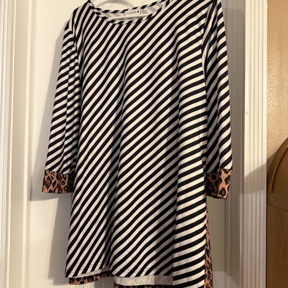 Nuggles top